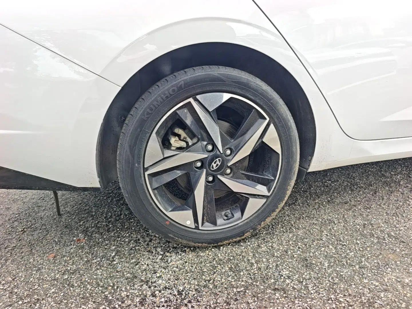 Hyundai Elantra 2022 1.5L CVT GLX Elite Edition — миниатюра 11