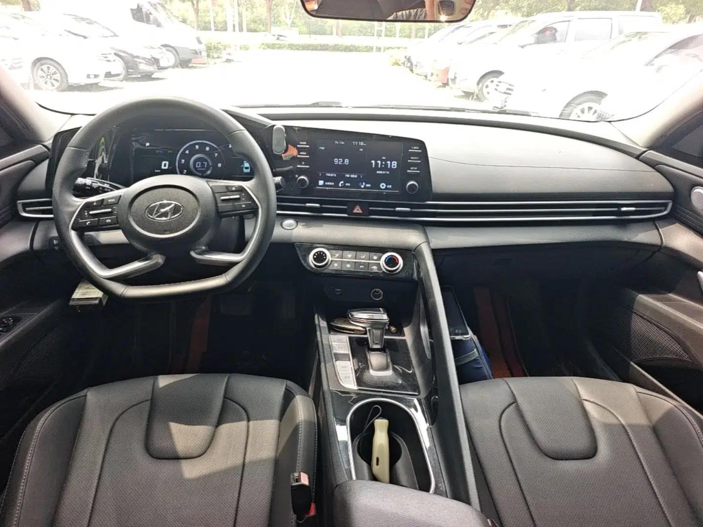 Hyundai Elantra 2022 1.5L CVT GLX Elite Edition — миниатюра 12