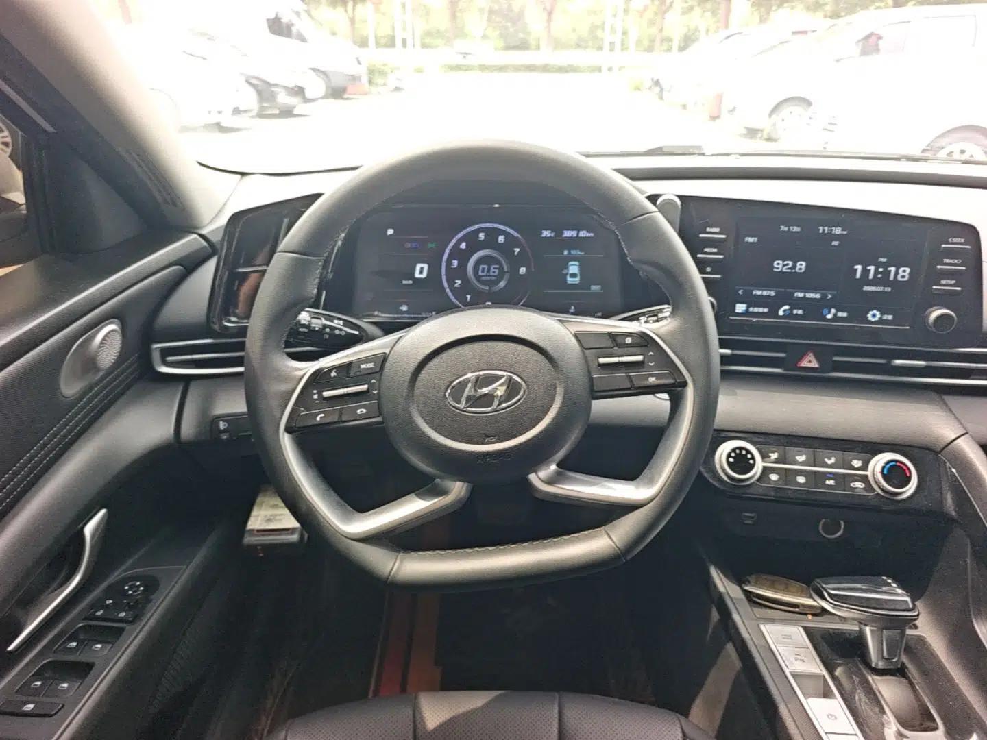 Hyundai Elantra 2022 1.5L CVT GLX Elite Edition — миниатюра 13