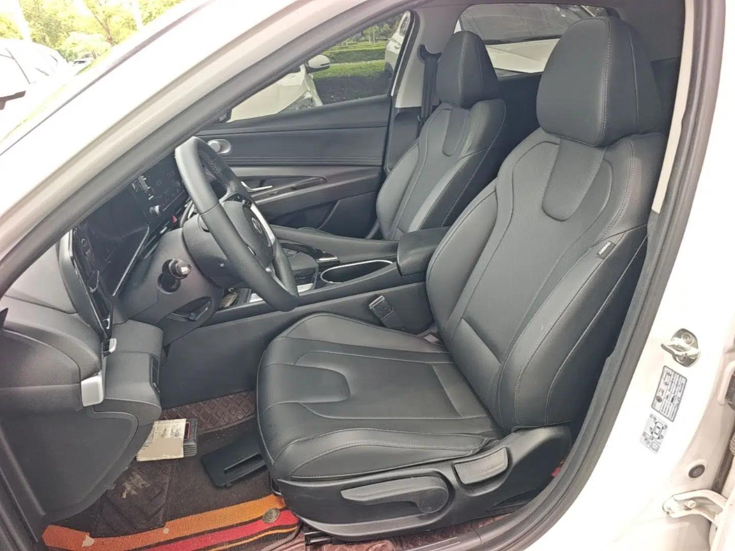 Hyundai Elantra 2022 1.5L CVT GLX Elite Edition — миниатюра 17