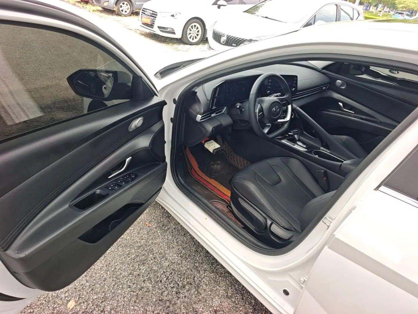 Hyundai Elantra 2022 1.5L CVT GLX Elite Edition — миниатюра 18