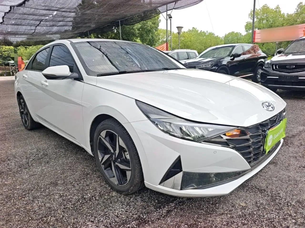 Hyundai Elantra 2022 1.5L CVT GLX Elite Edition — миниатюра 3
