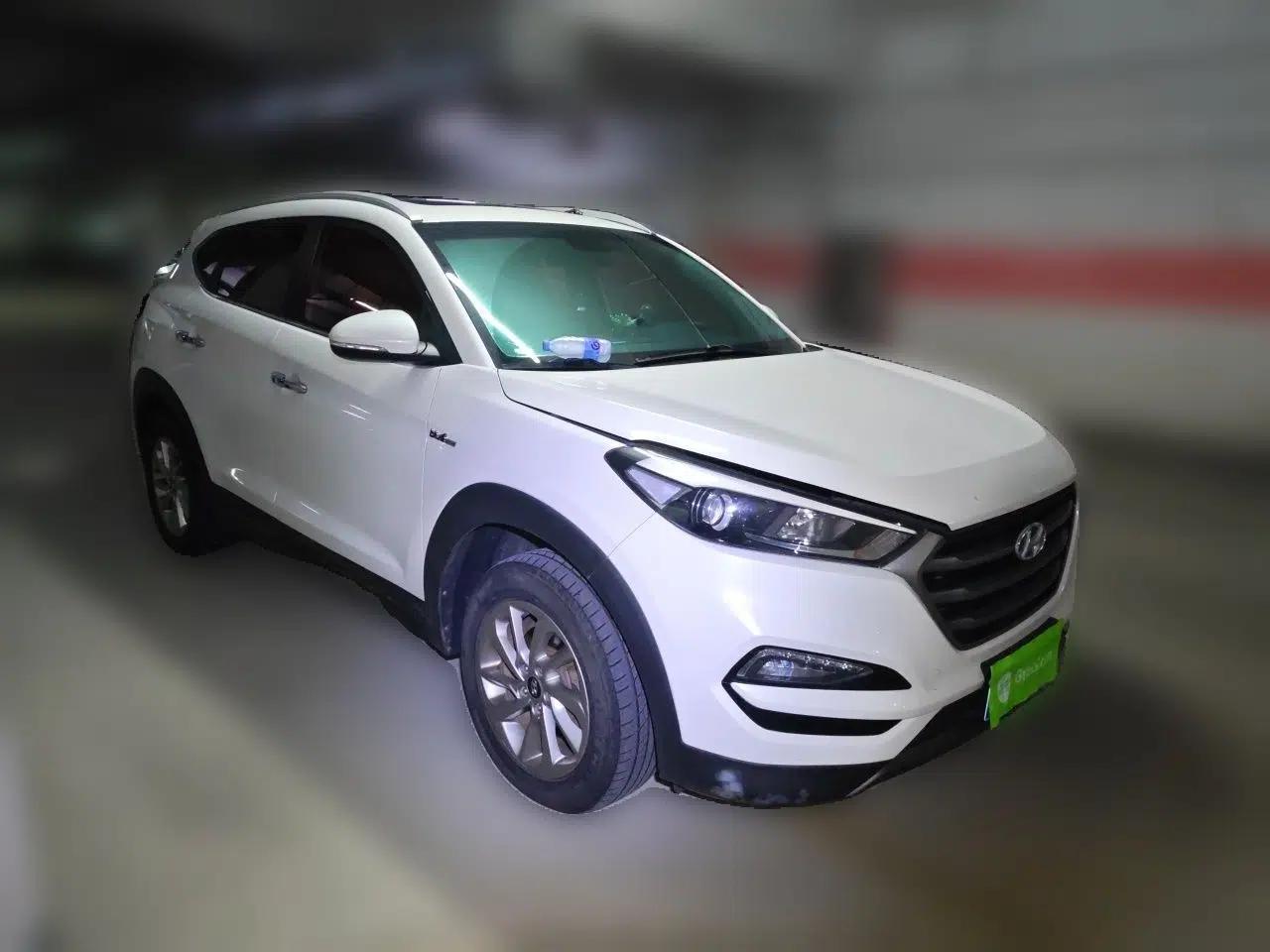 Hyundai Tucson 2015 1.6T Dual-Clutch Two-Wheel-Drive Smart Model — миниатюра 3