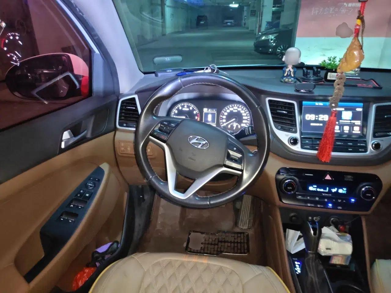 Hyundai Tucson 2015 1.6T Dual-Clutch Two-Wheel-Drive Smart Model — миниатюра 10