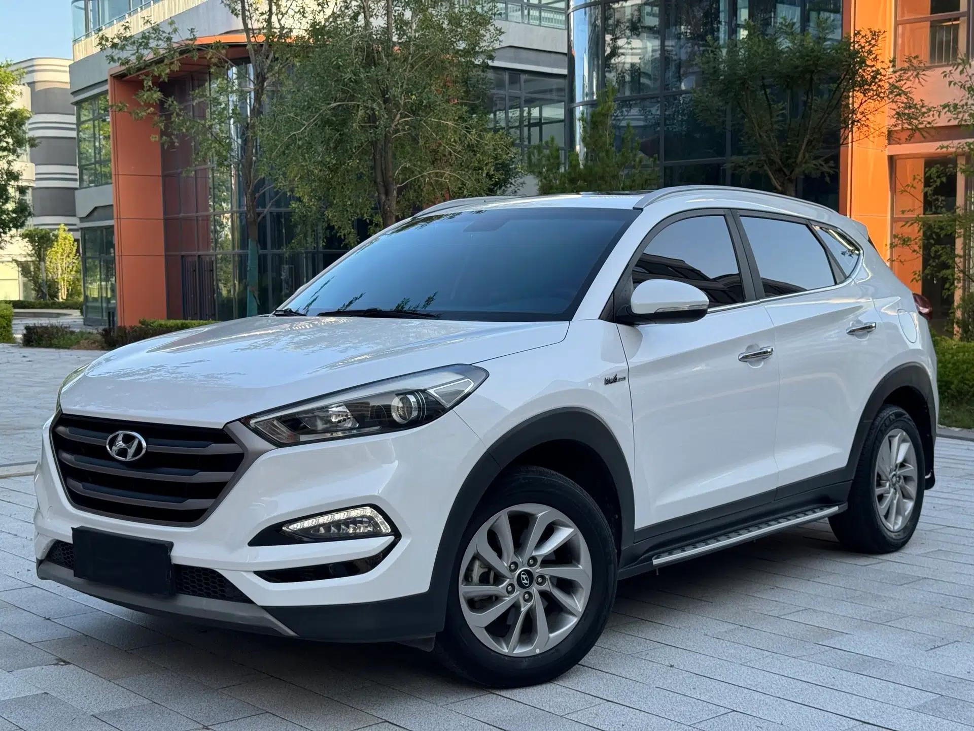 Hyundai Tucson 2015 1.6T Dual-Clutch Two-Wheel-Drive Smart Model — миниатюра 1
