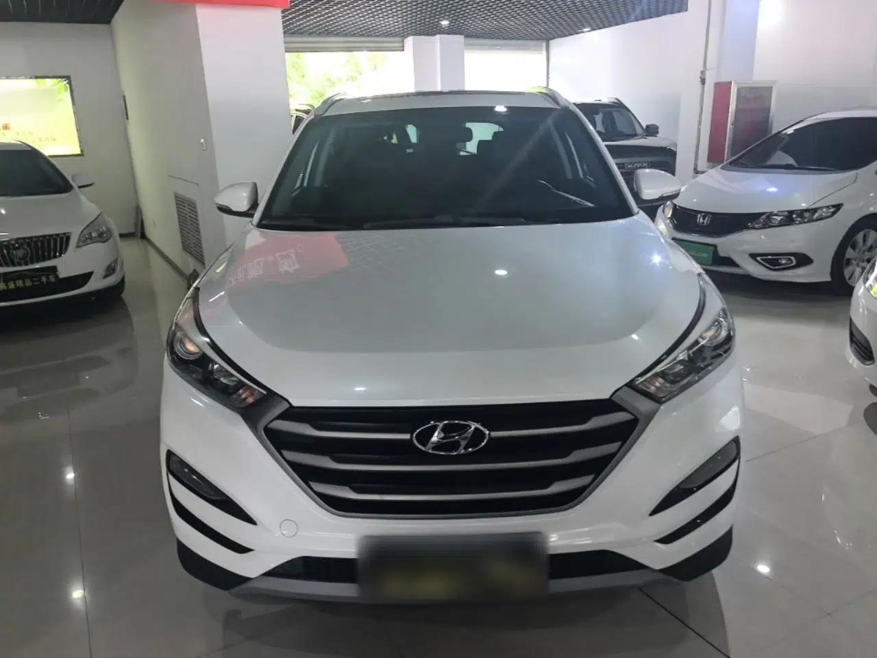 Hyundai Tucson 2015 1.6T Dual-Clutch Two-Wheel-Drive Smart Model — миниатюра 2