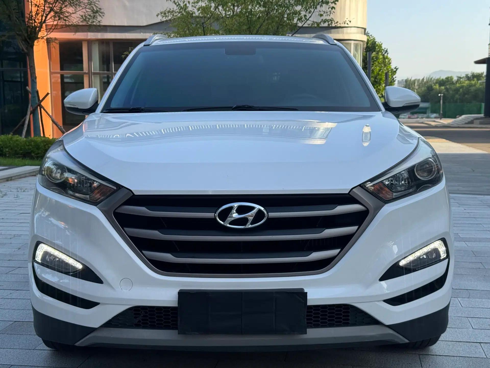 Hyundai Tucson 2015 1.6T Dual-Clutch Two-Wheel-Drive Smart Model — миниатюра 14