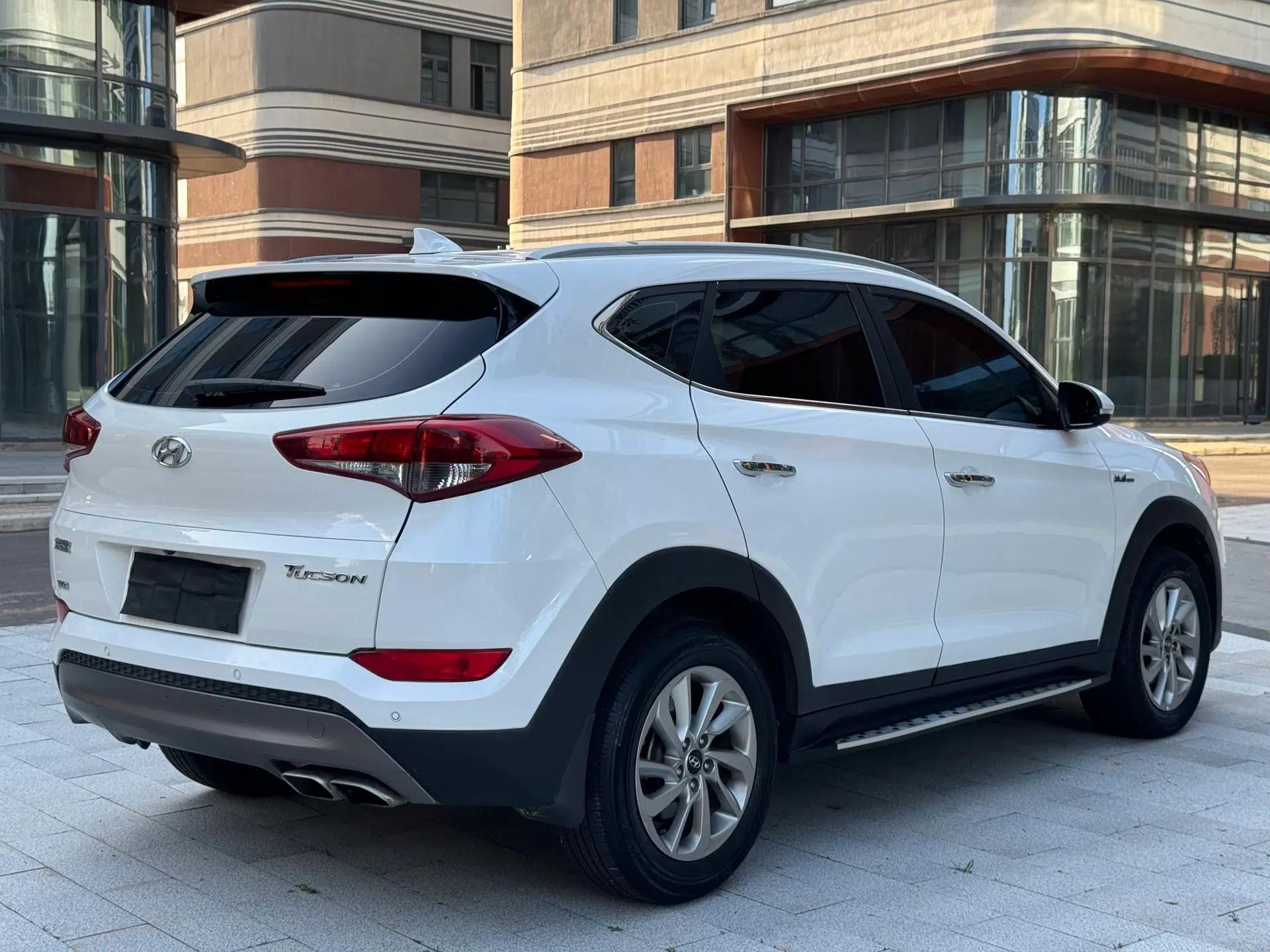 Hyundai Tucson 2015 1.6T Dual-Clutch Two-Wheel-Drive Smart Model — миниатюра 16
