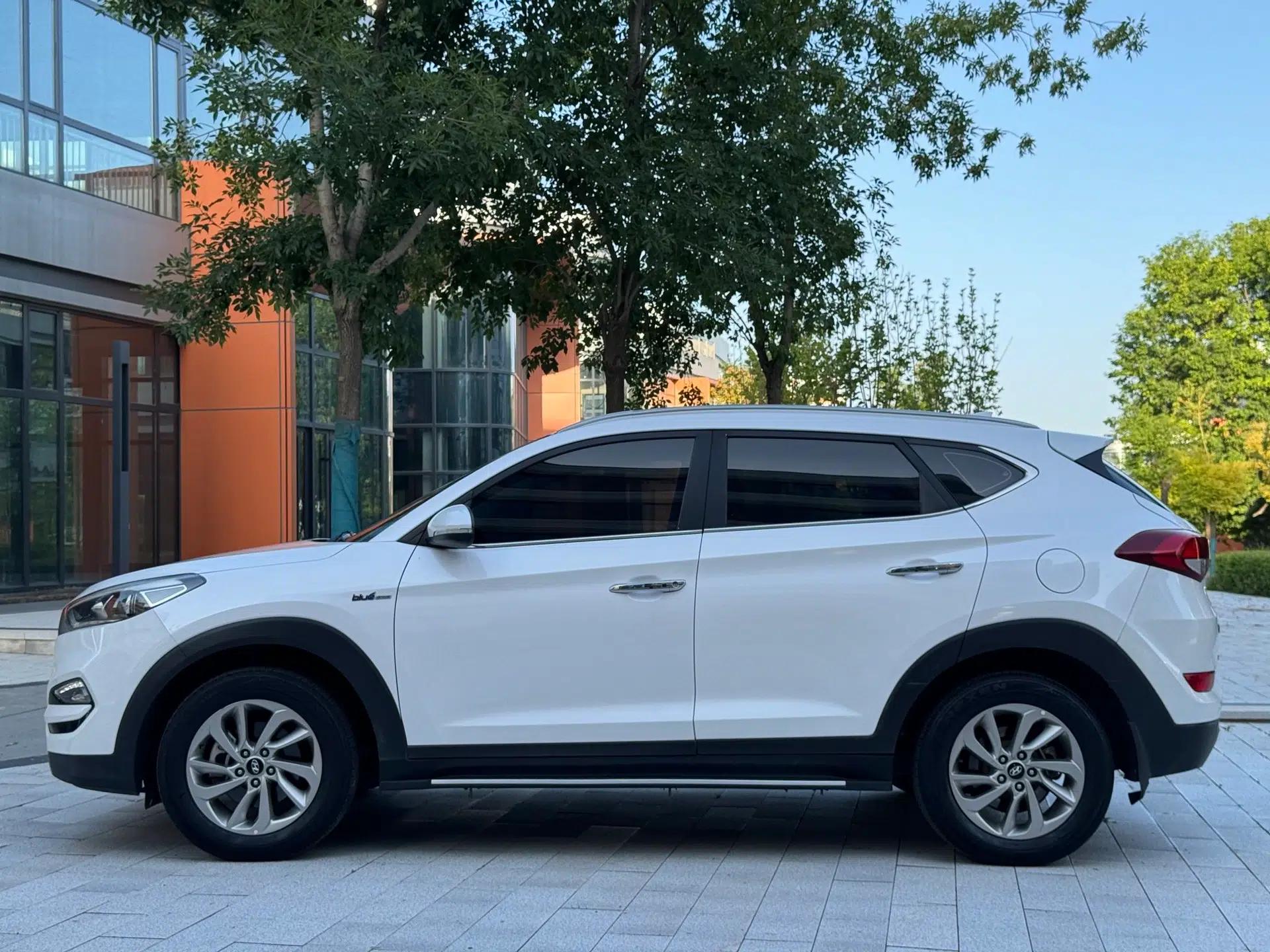 Hyundai Tucson 2015 1.6T Dual-Clutch Two-Wheel-Drive Smart Model — миниатюра 17