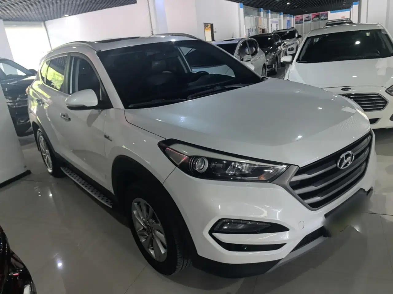 Hyundai Tucson 2015 1.6T Dual-Clutch Two-Wheel-Drive Smart Model — миниатюра 3
