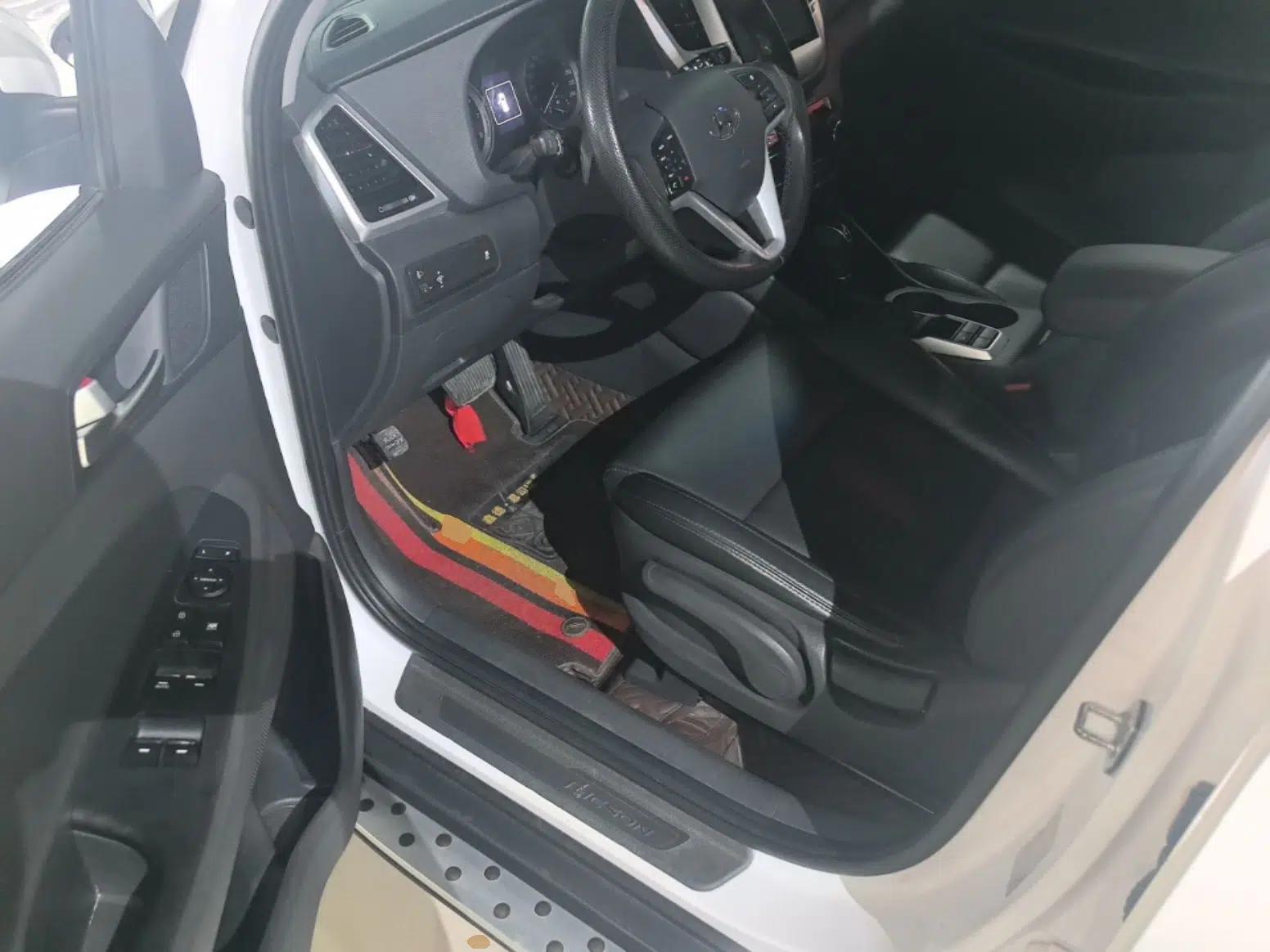 Hyundai Tucson 2015 1.6T Dual-Clutch Two-Wheel-Drive Smart Model — миниатюра 25