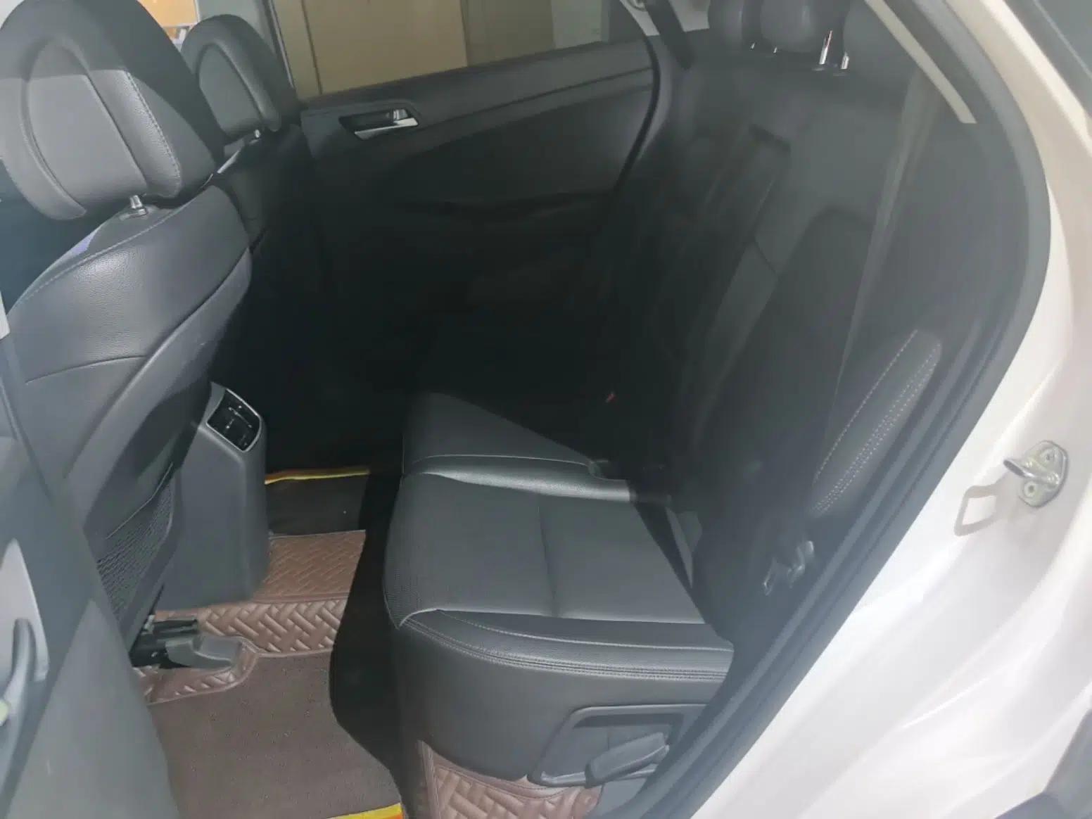 Hyundai Tucson 2015 1.6T Dual-Clutch Two-Wheel-Drive Smart Model — миниатюра 27