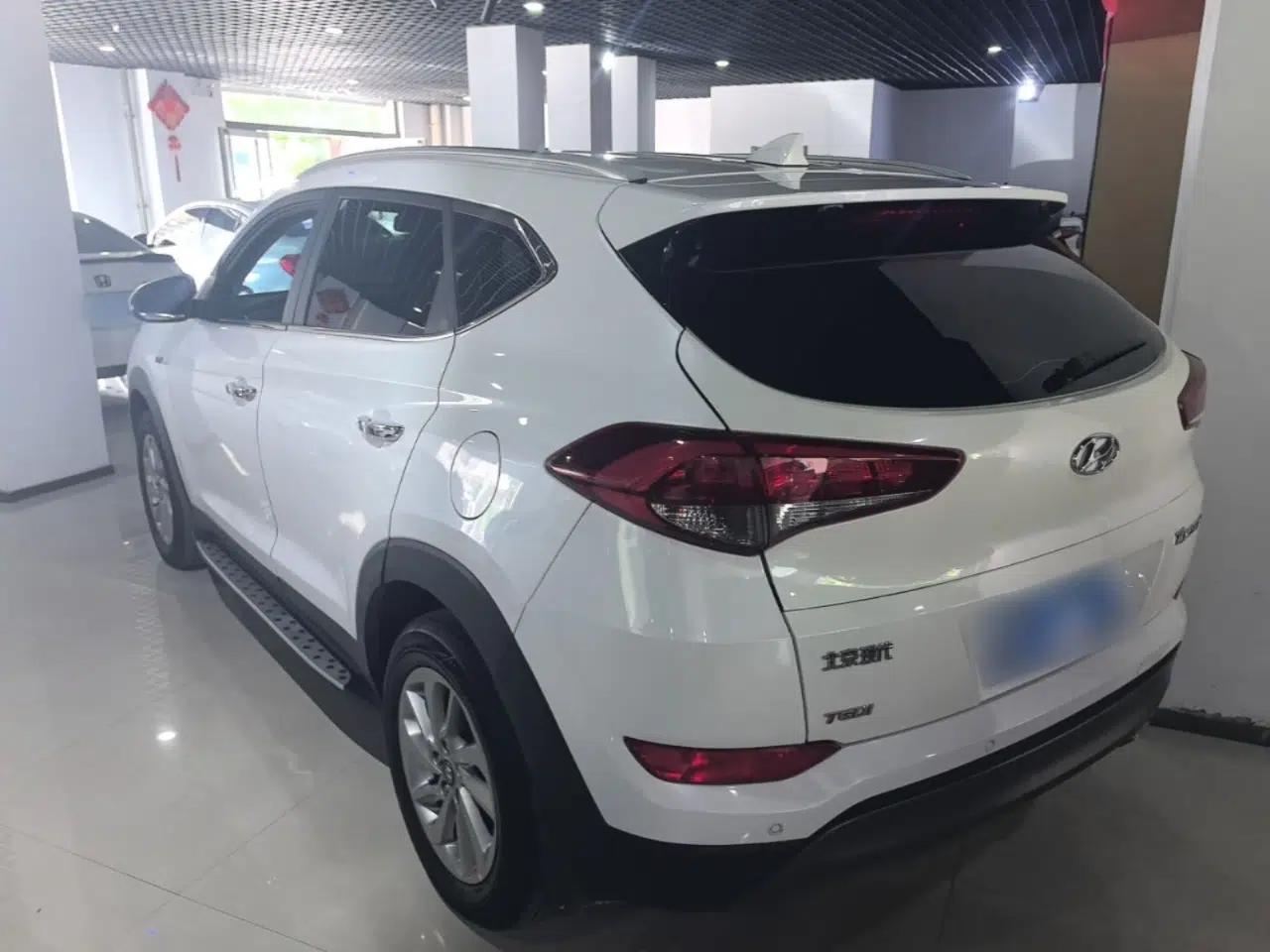 Hyundai Tucson 2015 1.6T Dual-Clutch Two-Wheel-Drive Smart Model — миниатюра 4