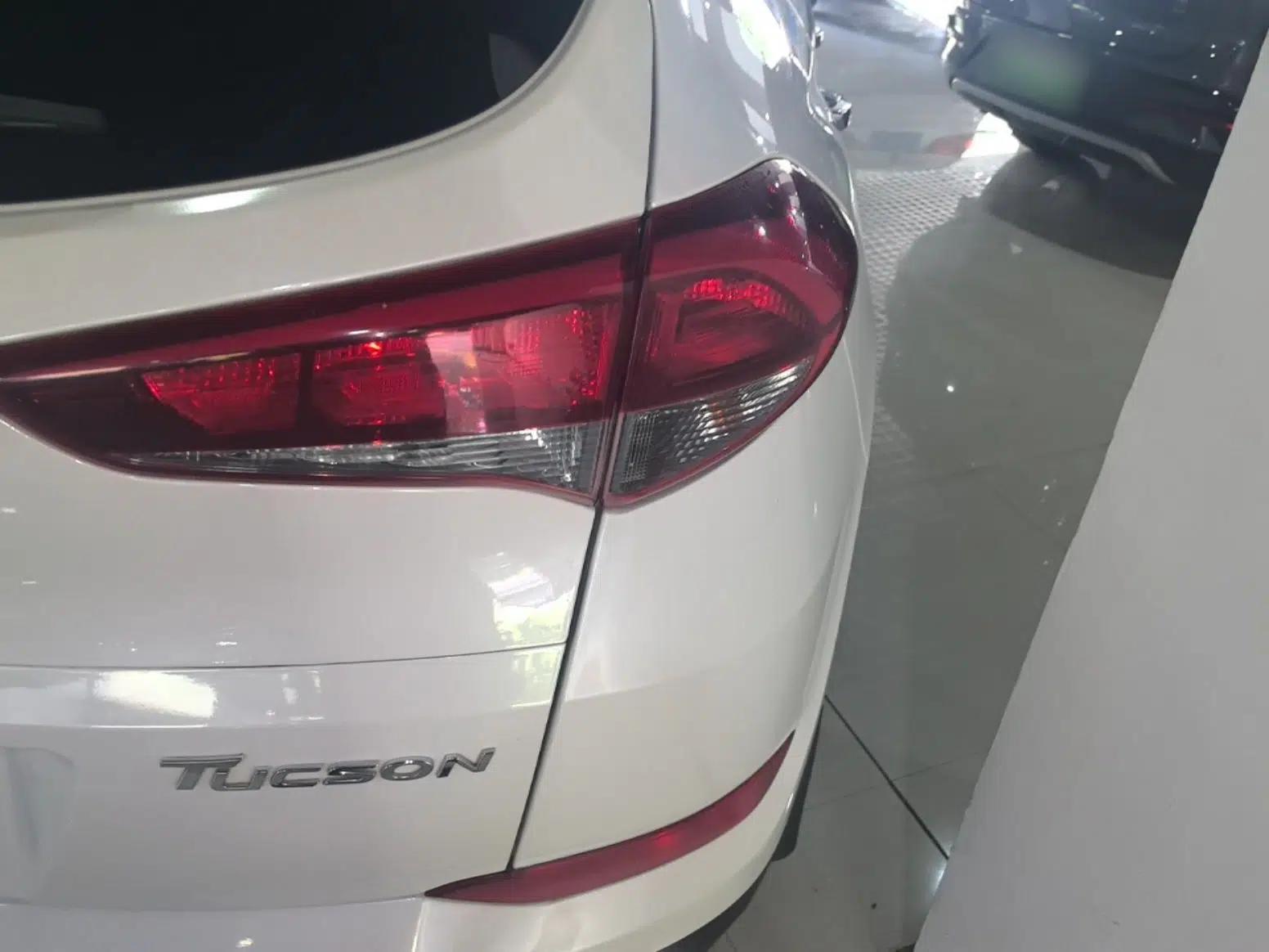 Hyundai Tucson 2015 1.6T Dual-Clutch Two-Wheel-Drive Smart Model — миниатюра 9