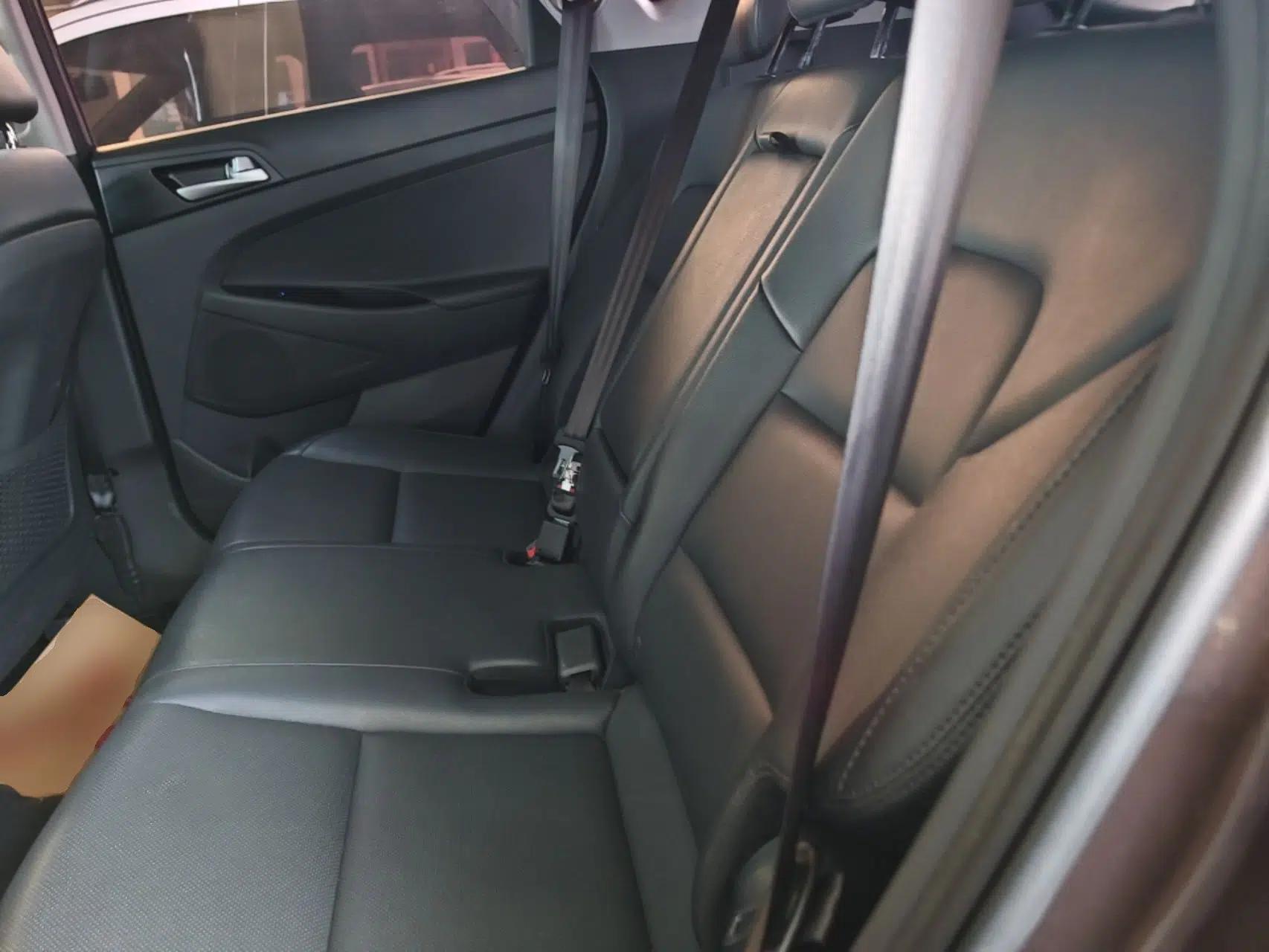 Hyundai Tucson 2015 1.6T Dual-Clutch Two-Wheel-Drive Smart Model — миниатюра 20