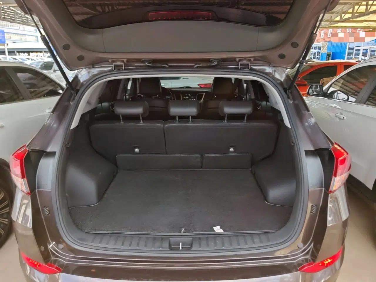 Hyundai Tucson 2015 1.6T Dual-Clutch Two-Wheel-Drive Smart Model — миниатюра 22