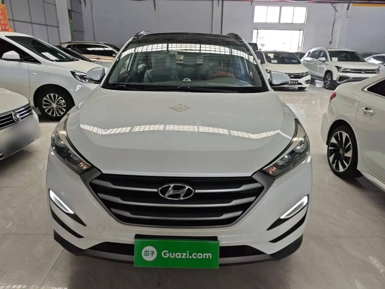 Hyundai Tucson 2015 1.6T Dual-Clutch Two-Wheel-Drive Smart Model — миниатюра 2