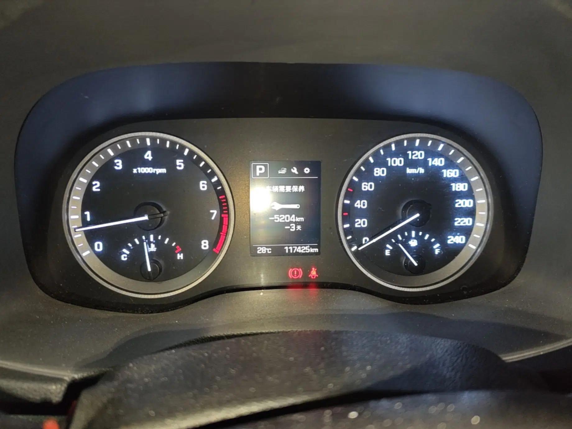 Hyundai Tucson 2015 1.6T Dual-Clutch Two-Wheel-Drive Smart Model — миниатюра 14
