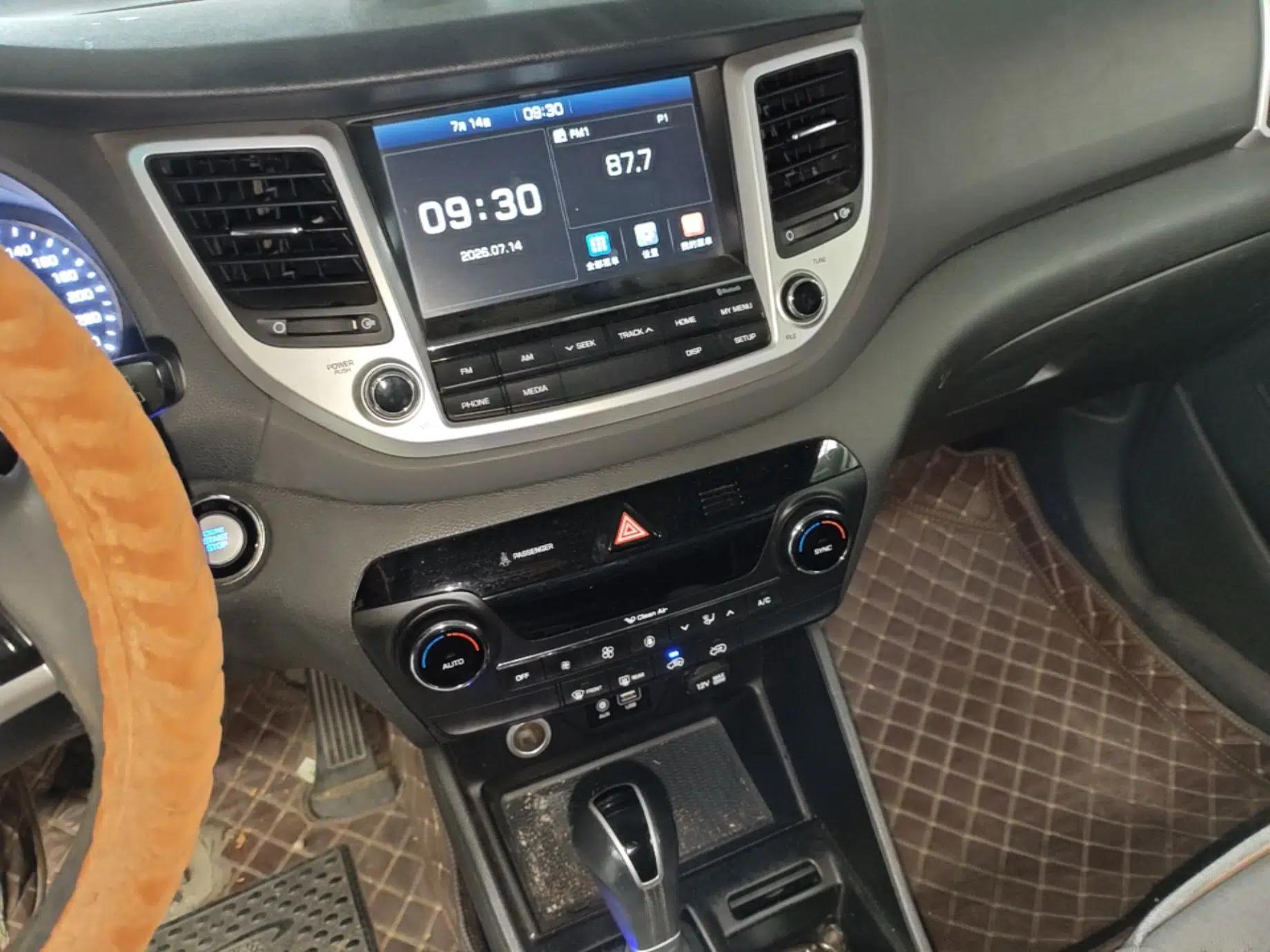 Hyundai Tucson 2015 1.6T Dual-Clutch Two-Wheel-Drive Smart Model — миниатюра 15