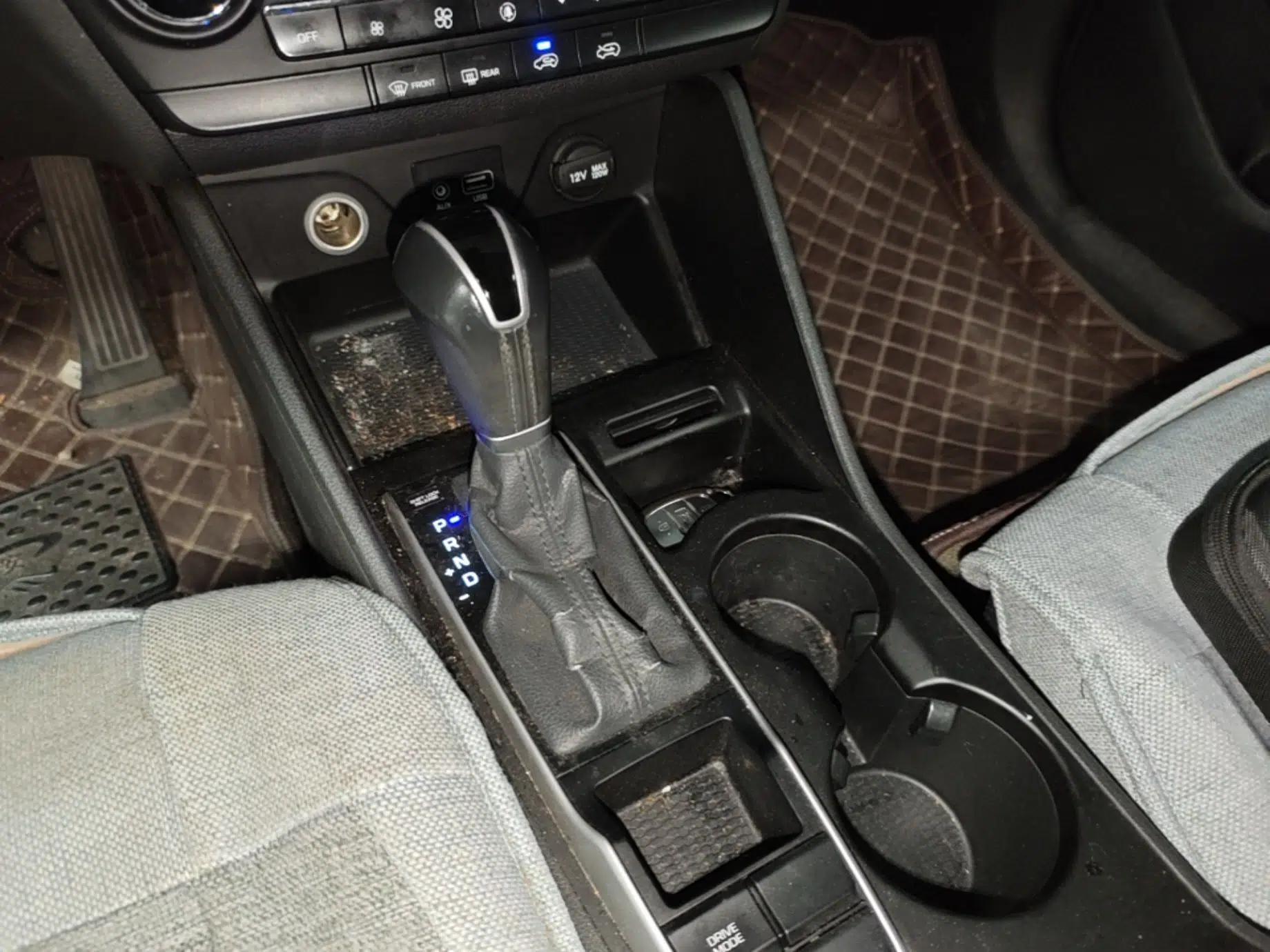 Hyundai Tucson 2015 1.6T Dual-Clutch Two-Wheel-Drive Smart Model — миниатюра 16
