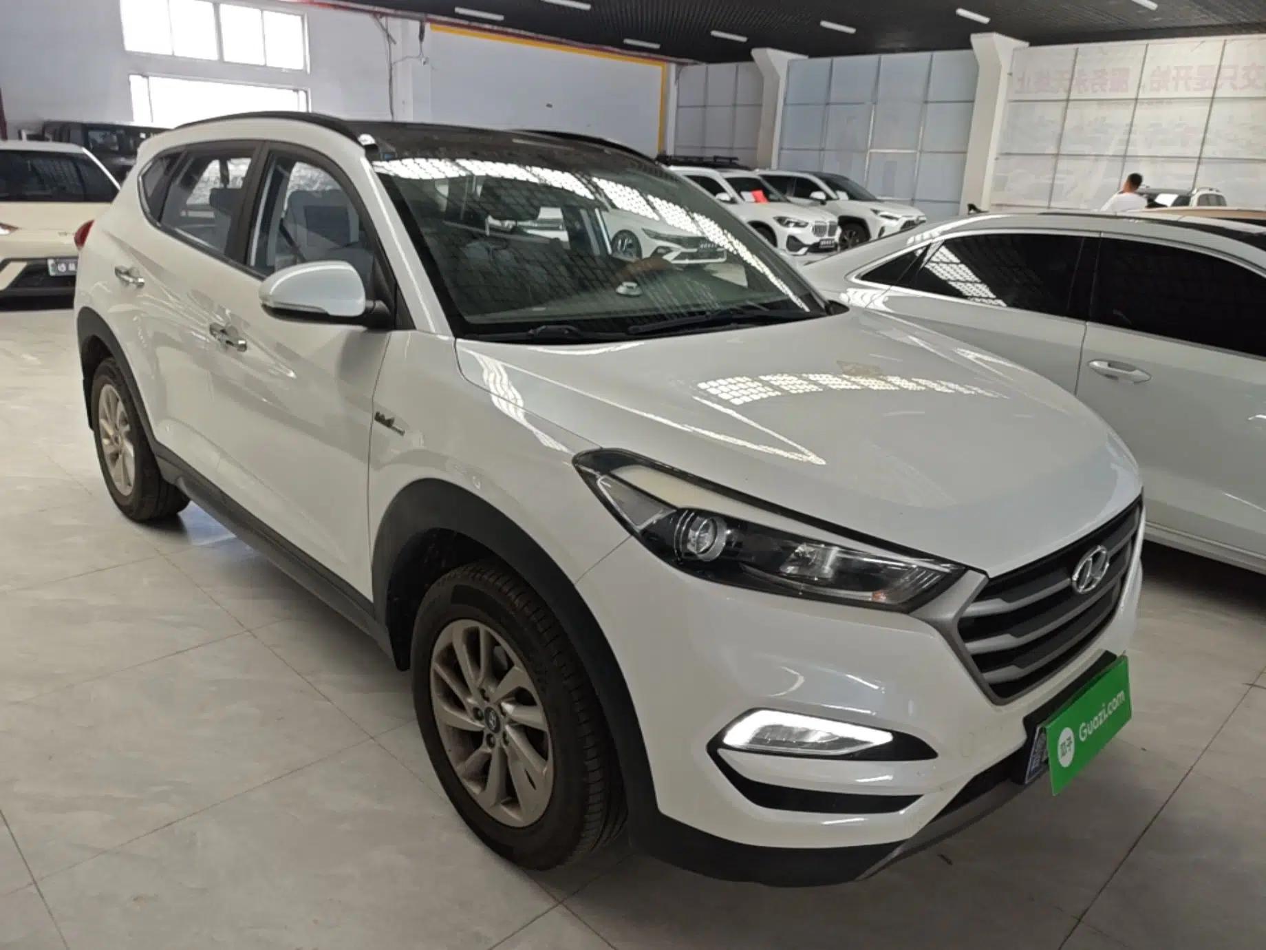 Hyundai Tucson 2015 1.6T Dual-Clutch Two-Wheel-Drive Smart Model — миниатюра 3