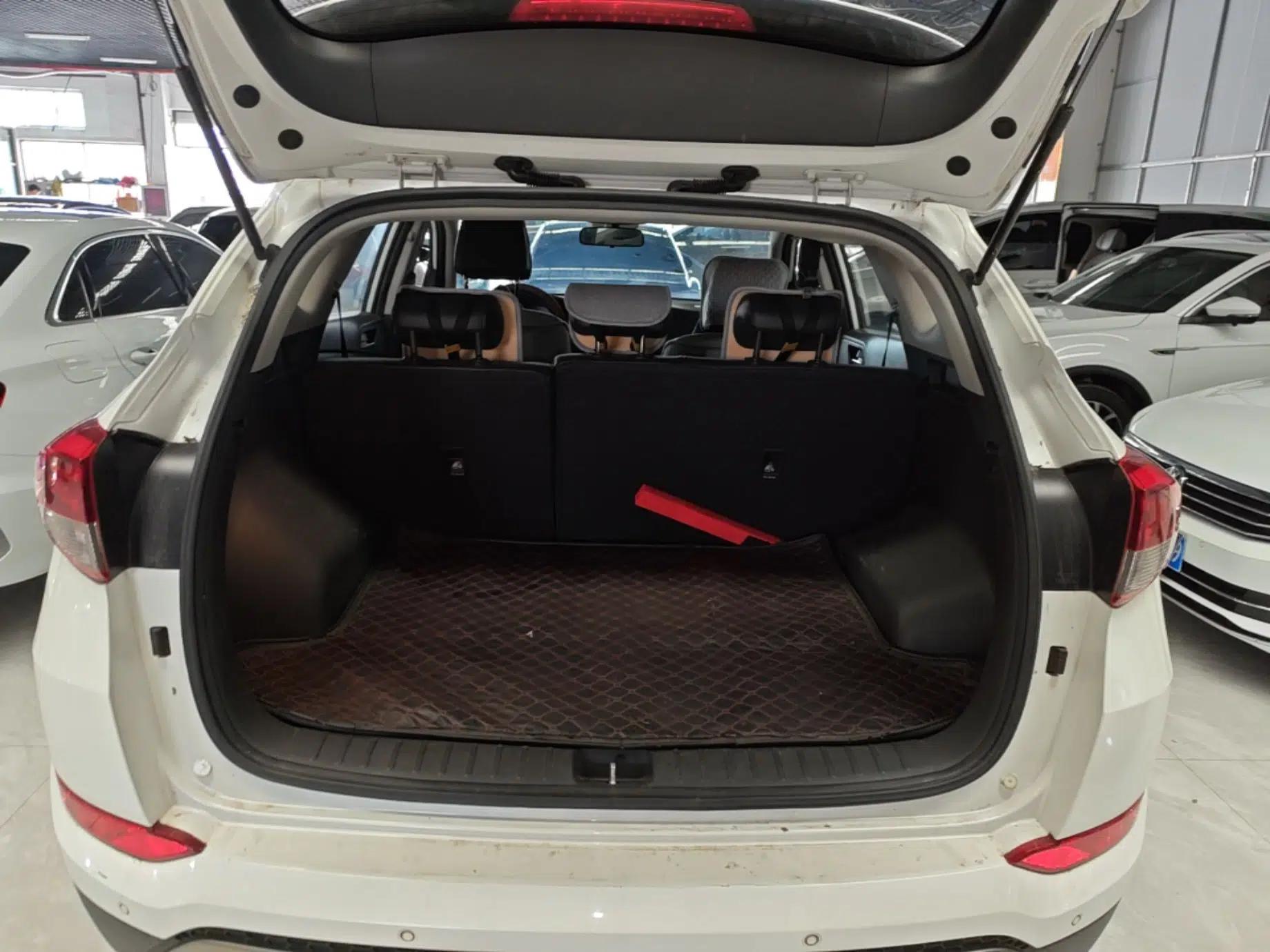 Hyundai Tucson 2015 1.6T Dual-Clutch Two-Wheel-Drive Smart Model — миниатюра 22