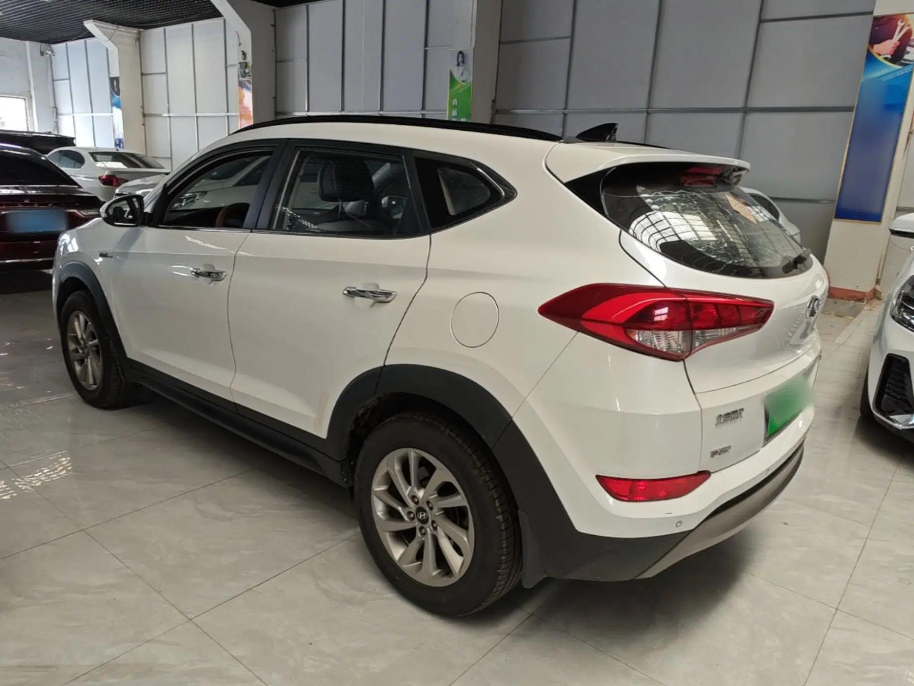 Hyundai Tucson 2015 1.6T Dual-Clutch Two-Wheel-Drive Smart Model — миниатюра 4