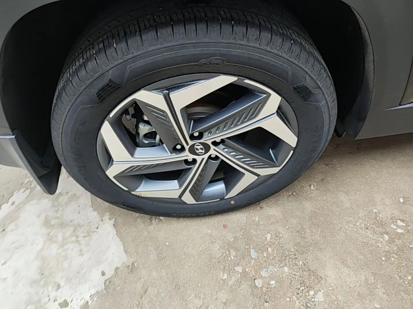 Hyundai Tucson 2021 Tucson L 1.5T Four-Wheel Drive LUX Premium Edition — миниатюра 11