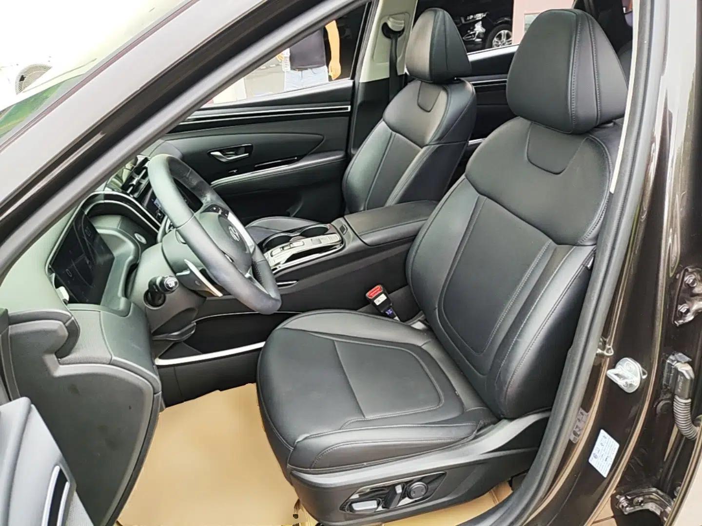 Hyundai Tucson 2021 Tucson L 1.5T Four-Wheel Drive LUX Premium Edition — миниатюра 17