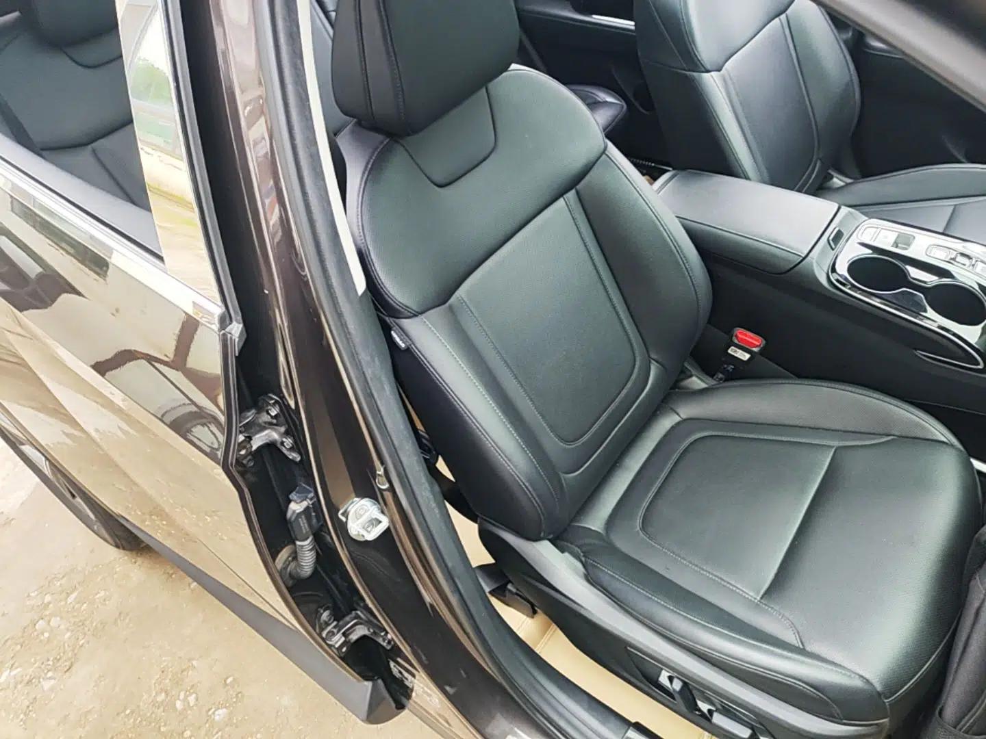 Hyundai Tucson 2021 Tucson L 1.5T Four-Wheel Drive LUX Premium Edition — миниатюра 19