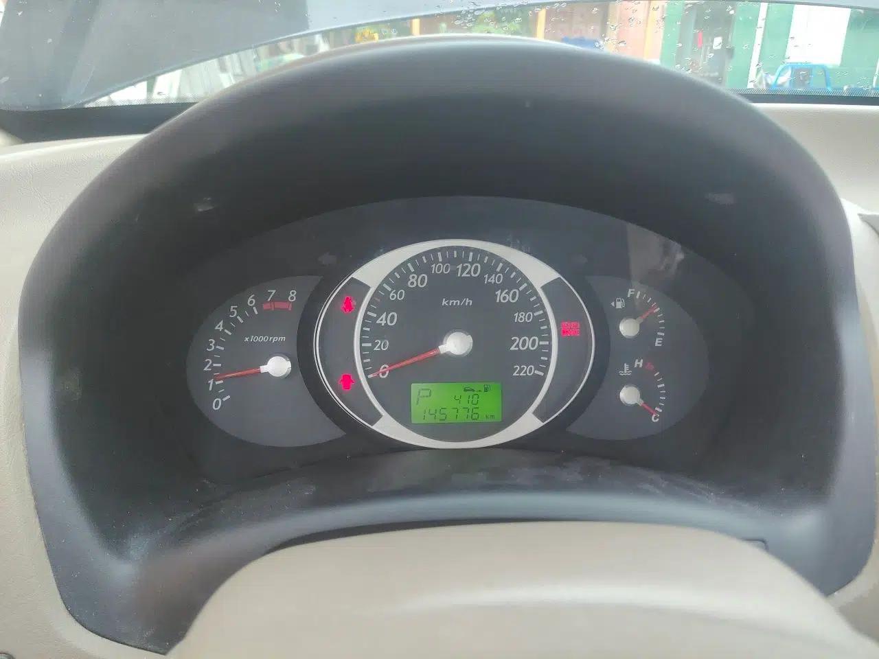 Hyundai Tucson 2013 2.0L Automatic Two-Wheel Drive Comfort Version — миниатюра 11