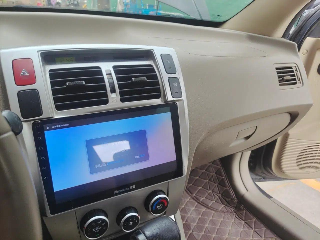 Hyundai Tucson 2013 2.0L Automatic Two-Wheel Drive Comfort Version — миниатюра 13