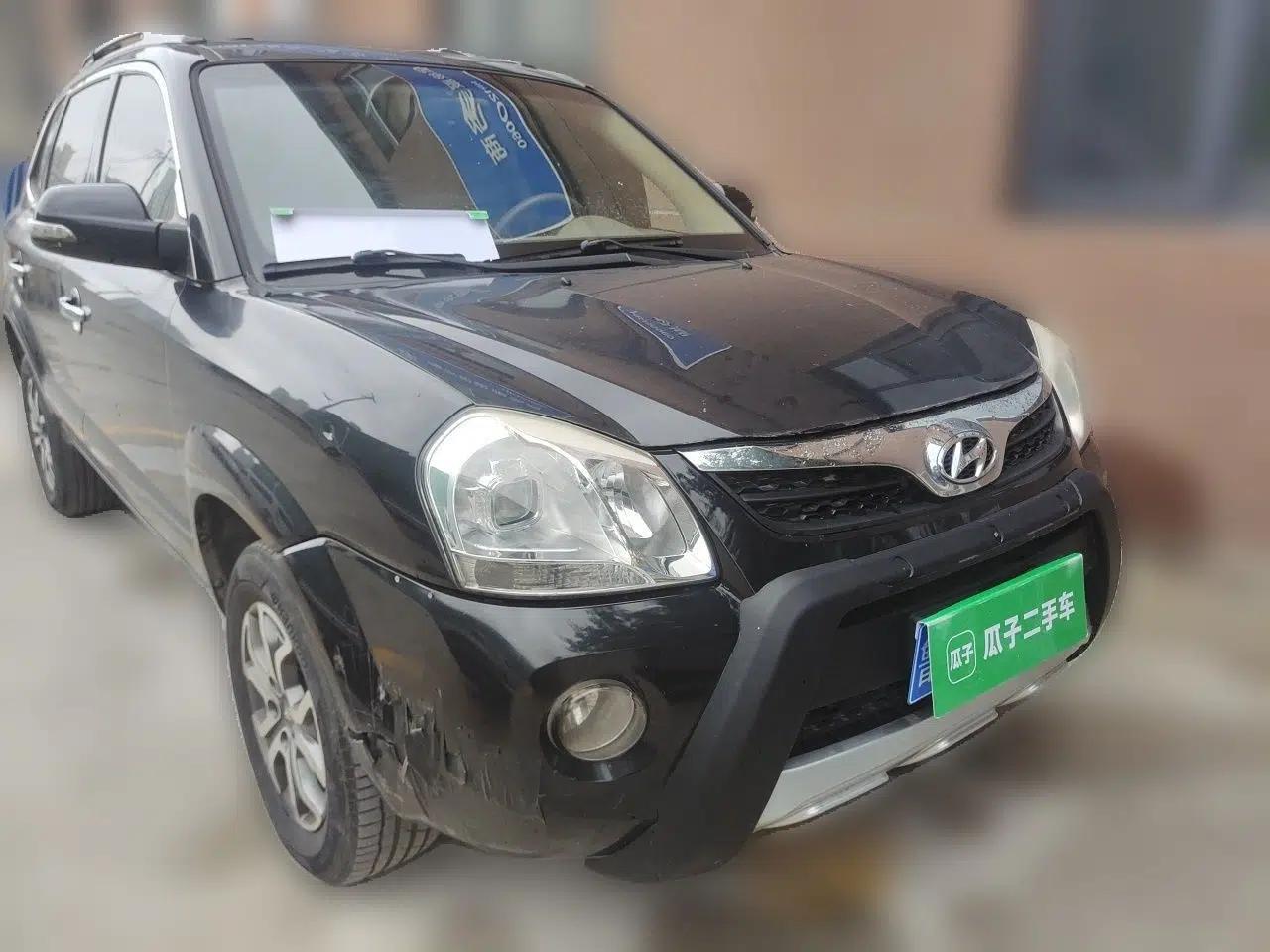 Hyundai Tucson 2013 2.0L Automatic Two-Wheel Drive Comfort Version — миниатюра 3