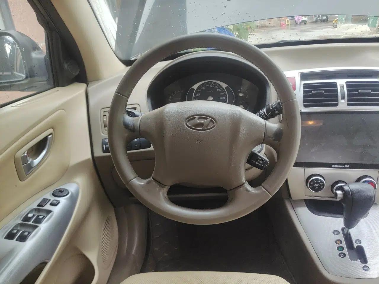 Hyundai Tucson 2013 2.0L Automatic Two-Wheel Drive Comfort Version — миниатюра 10