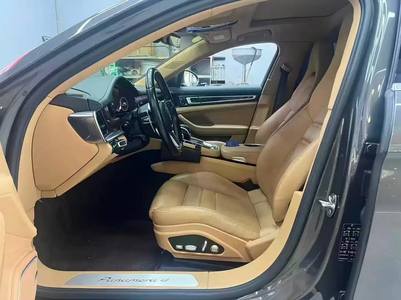 2017 Panamera 4 Executive Long Wheelbase 3.0T — миниатюра 3
