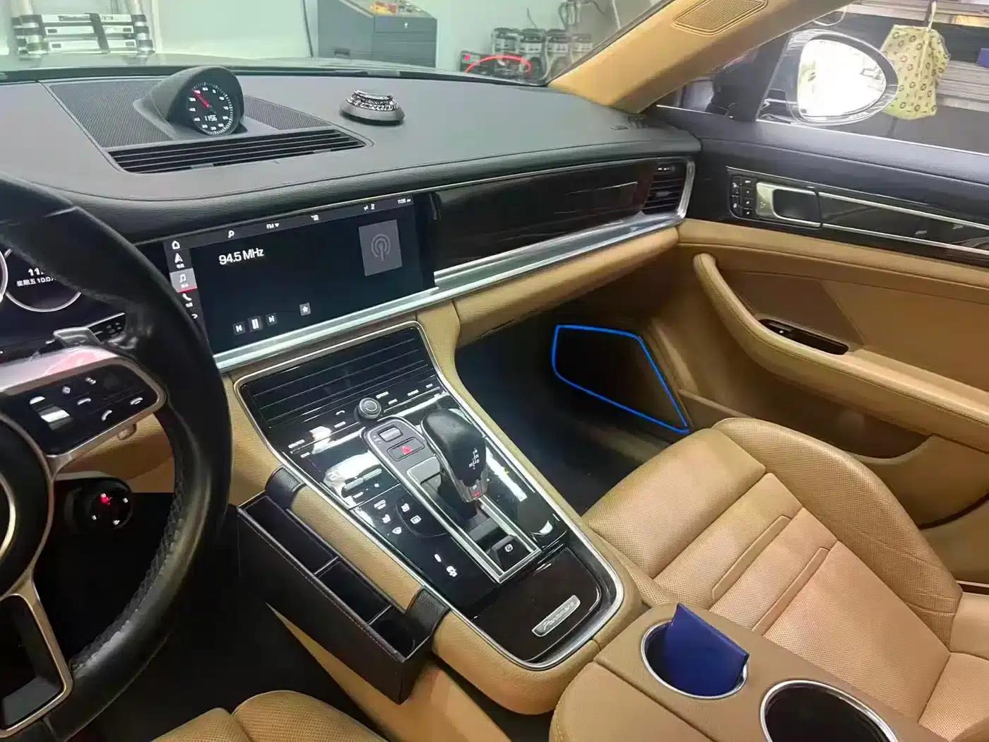 2017 Panamera 4 Executive Long Wheelbase 3.0T — миниатюра 4