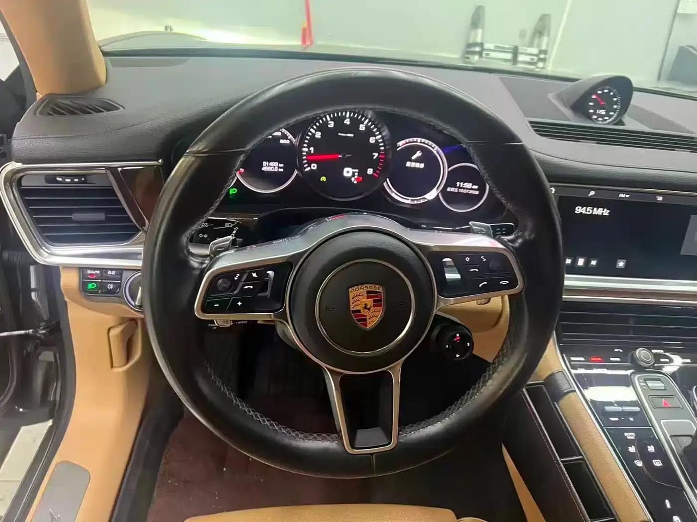 2017 Panamera 4 Executive Long Wheelbase 3.0T — миниатюра 5