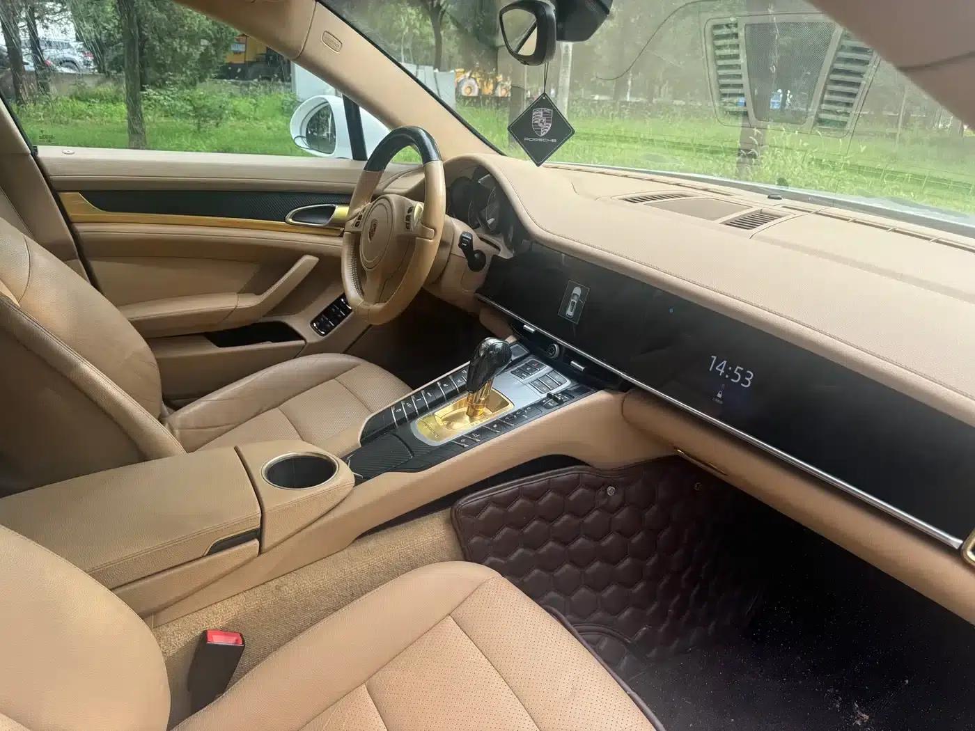 Panamera 2013 Panamera 4 Platinum Edition 3.6L — миниатюра 7