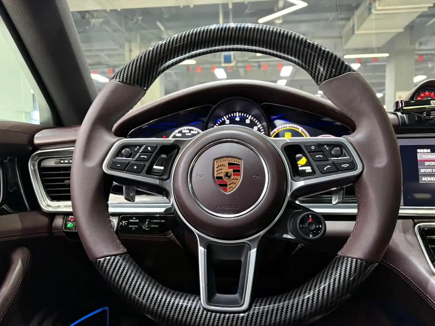 2017 Panamera Executive Long Wheelbase 3.0T — миниатюра 12