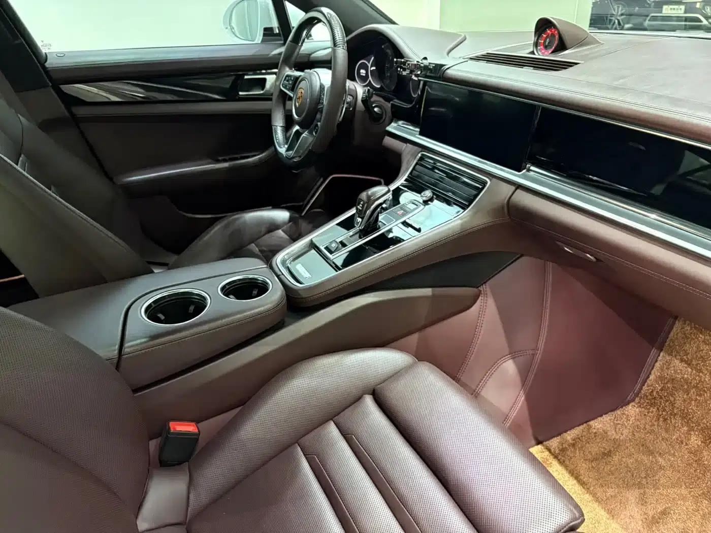 2017 Panamera Executive Long Wheelbase 3.0T — миниатюра 13