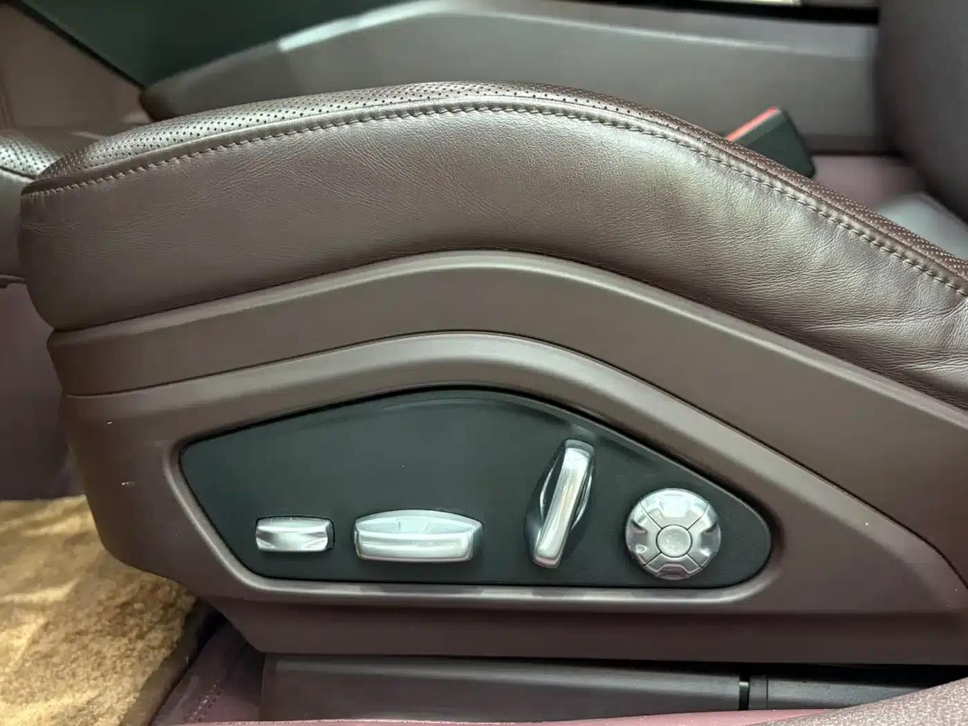 2017 Panamera Executive Long Wheelbase 3.0T — миниатюра 16