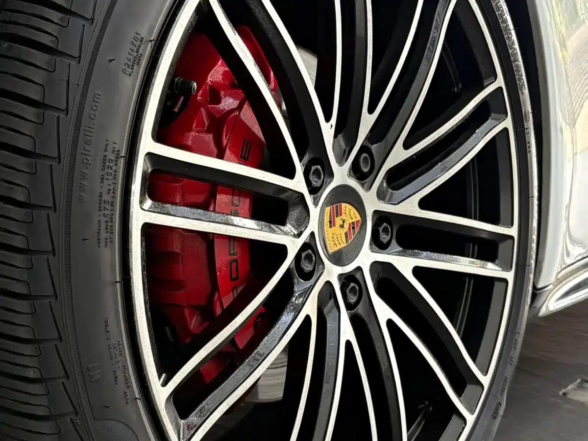 2017 Panamera Executive Long Wheelbase 3.0T — миниатюра 18