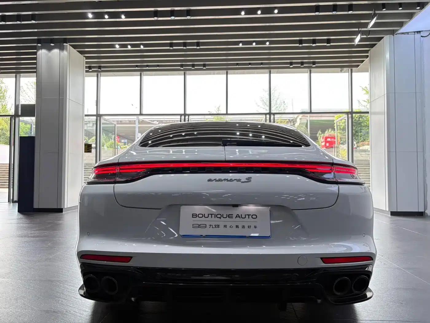 2017 Panamera Executive Long Wheelbase 3.0T — миниатюра 5