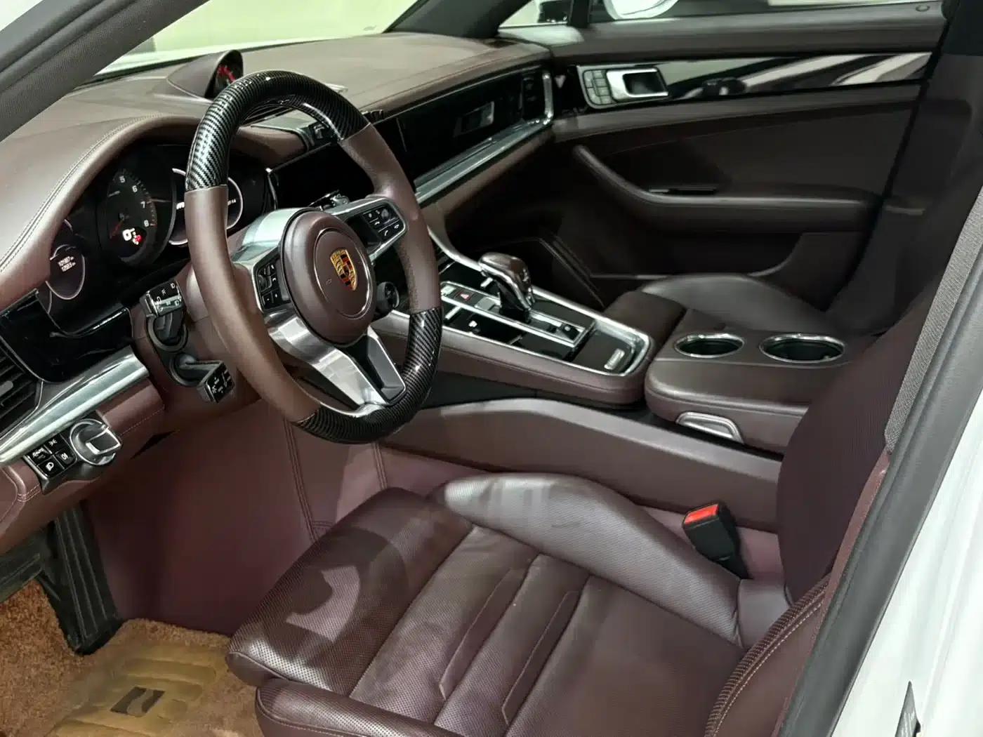 2017 Panamera Executive Long Wheelbase 3.0T — миниатюра 10