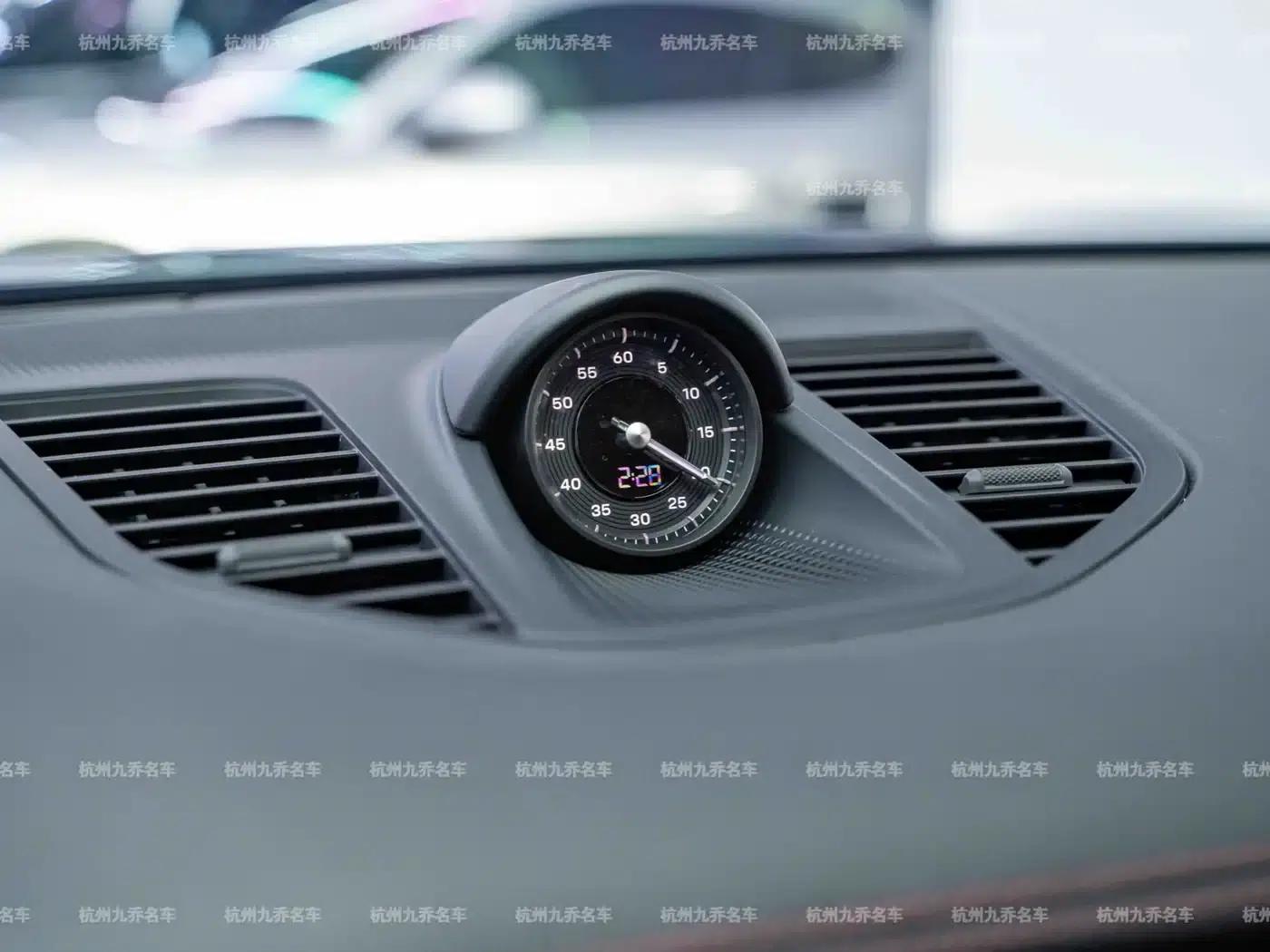 2024 Panamera 4 Executive Long Wheelbase 2.9T — миниатюра 32