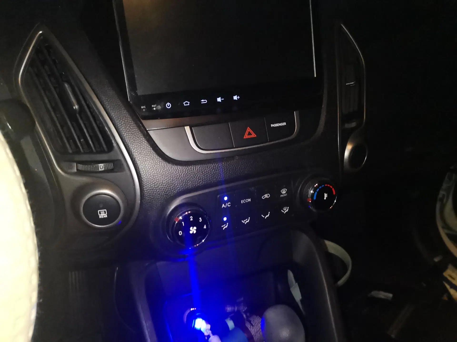 Hyundai ix35 2015 2.0L Automatic 2WD Comfort Edition China V Standard — миниатюра 13