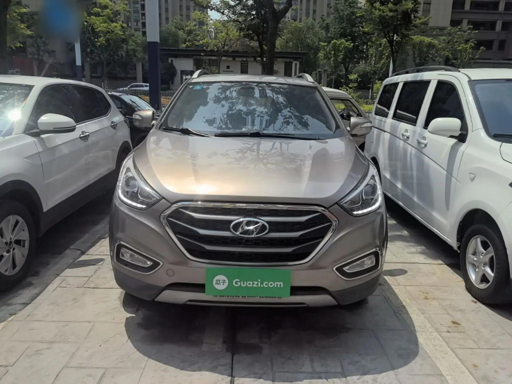 Hyundai ix35 2015 2.0L Automatic 2WD Smart Version China V Standard — миниатюра 2