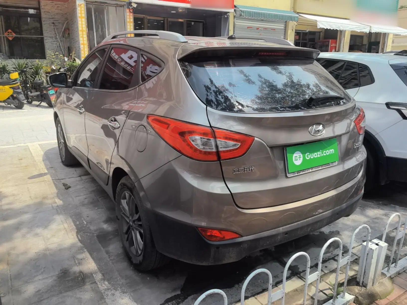Hyundai ix35 2015 2.0L Automatic 2WD Smart Version China V Standard — миниатюра 4