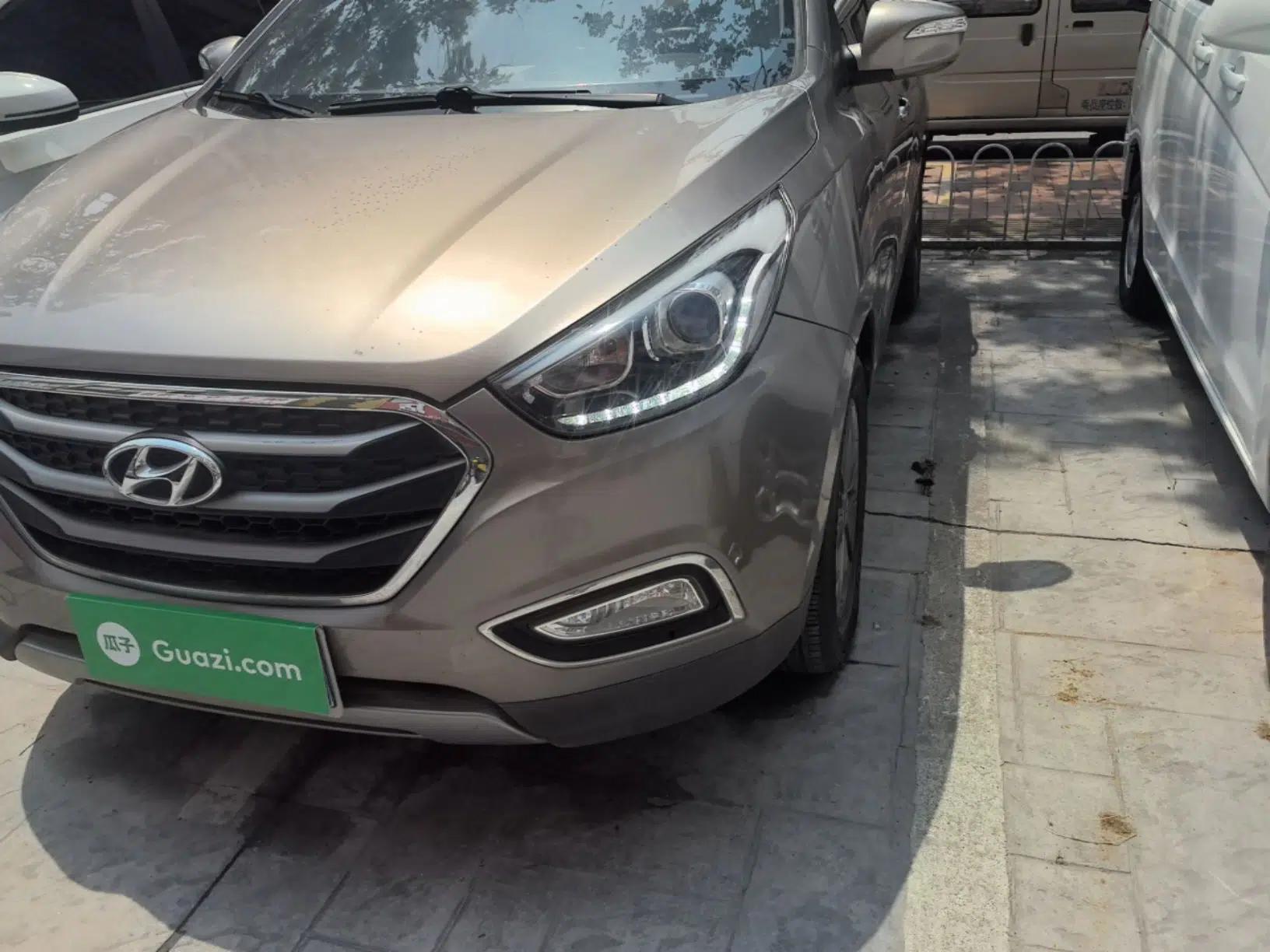 Hyundai ix35 2015 2.0L Automatic 2WD Smart Version China V Standard — миниатюра 8