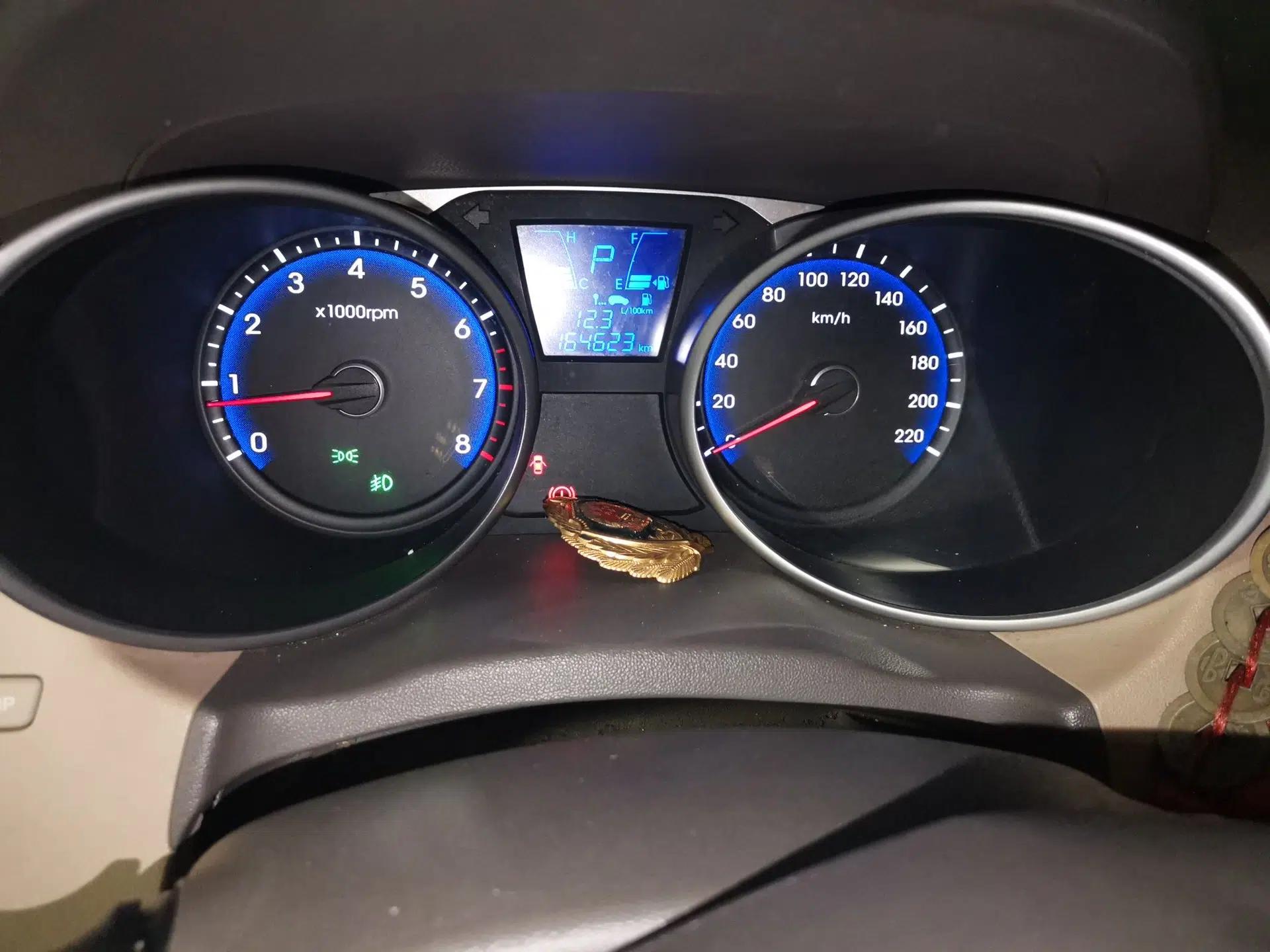 Hyundai ix35 2013 2.0L Automatic 2WD Comfort GL China IV Standard — миниатюра 11